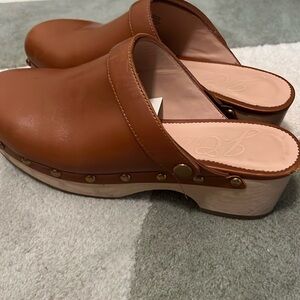 J CREW CLOG SIZE 7.5